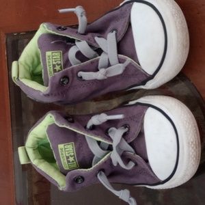 Cutest Converse Chucks All Star shoes ever! Lime green and gray size 8 toddler